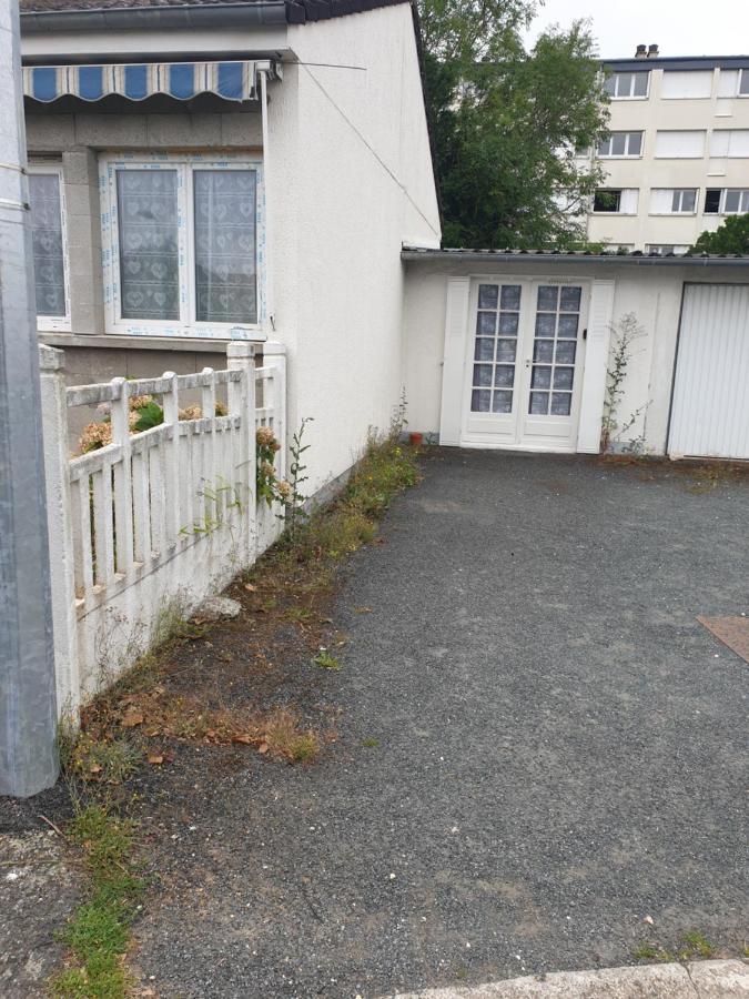 Isa Aparthotel Issoudun Buitenkant foto